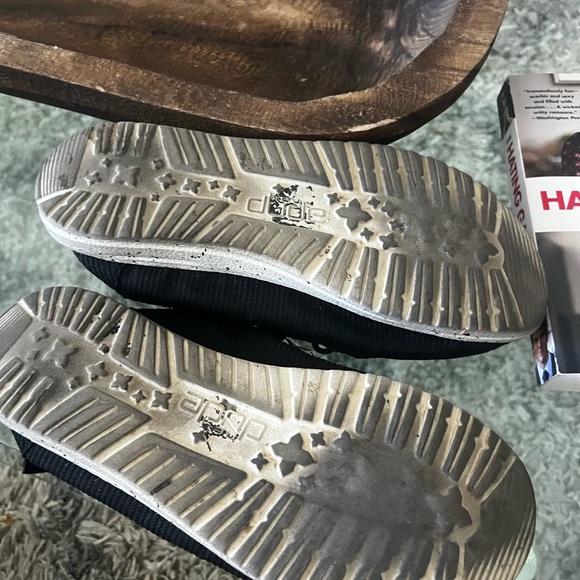 4 pairs of Wendy hey dude summer shoes - Picture 5 of 14